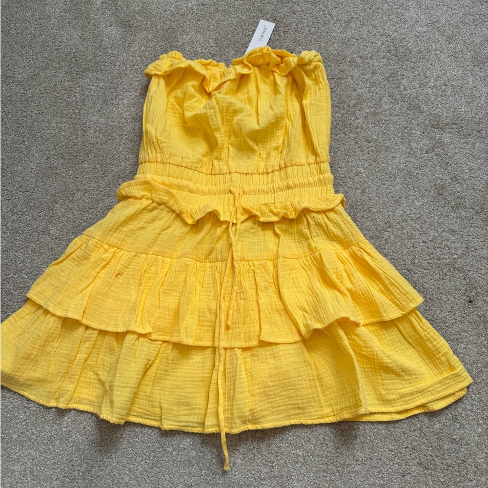 Cute yellow dress!!